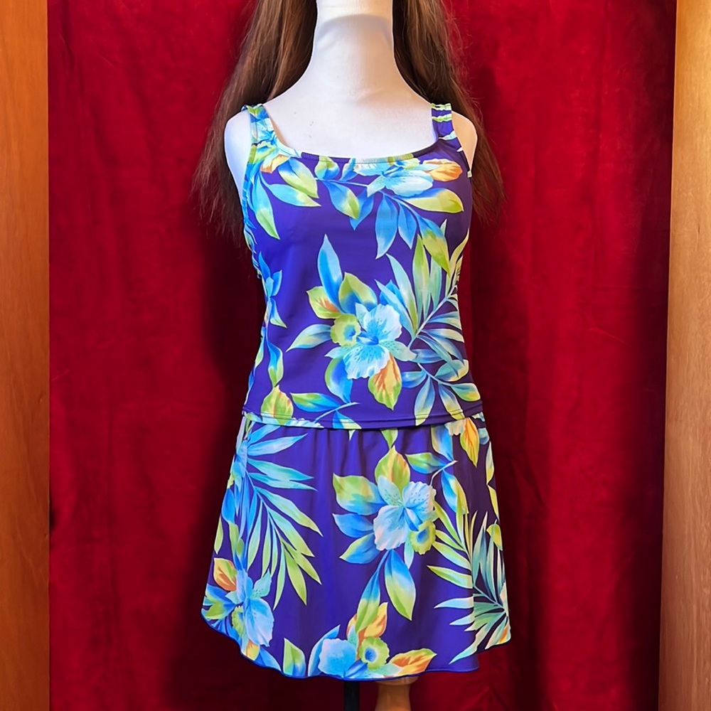 2 piece Tankini & skirt swimsuit - Picture 1 of 8